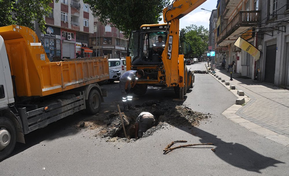 Yeni Yapılan Yol, Kanalizasyon Nedeniyle Kazıldı 