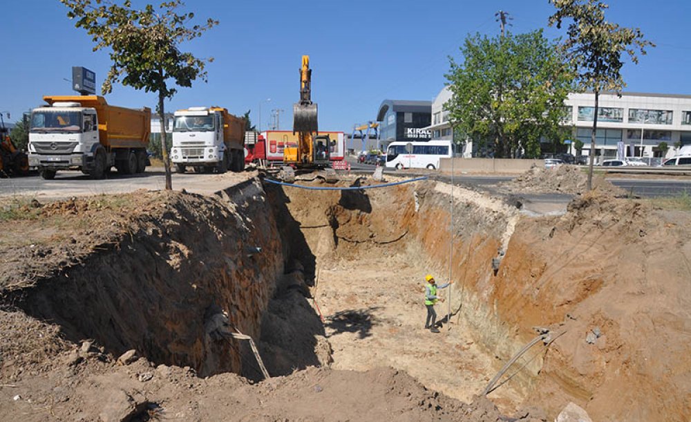 İstanbul Yolu 4 Metre Derinliğinde Kazıldı 