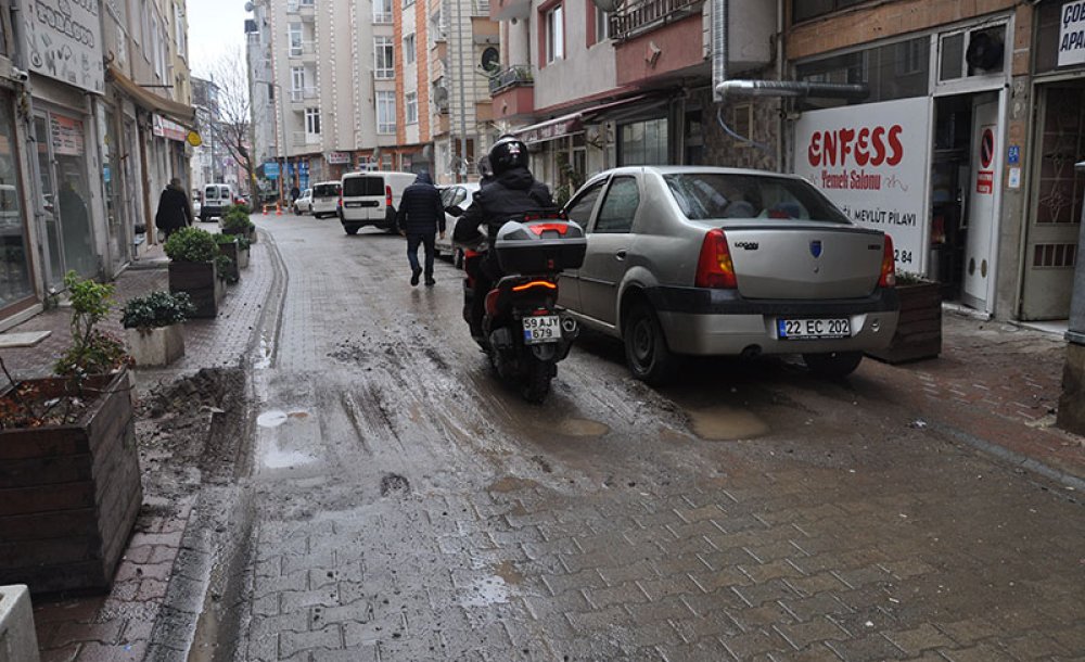 Teski̇'nin Kazdığı Yer Bataklığa Dönüştü 