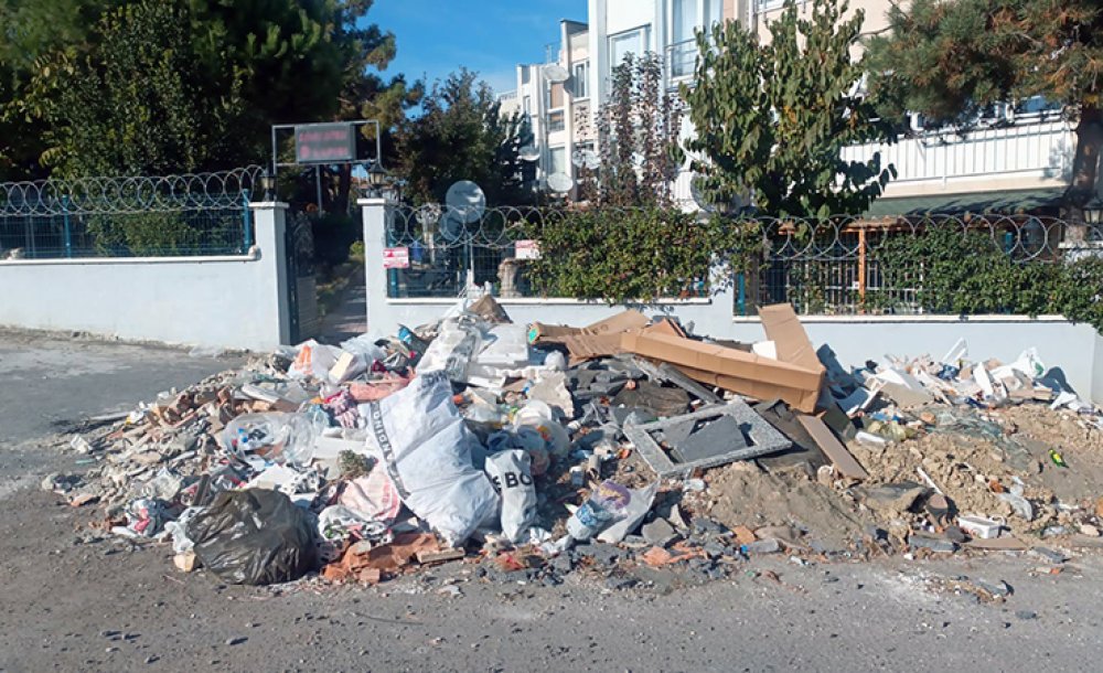 Yenice Mahallesi'nde Atık Temizliği Yapıldı